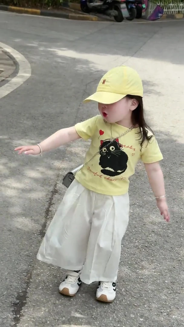 女童夏季套装新款儿童可爱短袖T恤洋气时髦宝宝休闲萝卜裤两件套