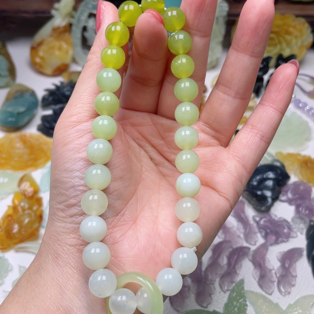 蛇纹石玉颈饰未镶嵌