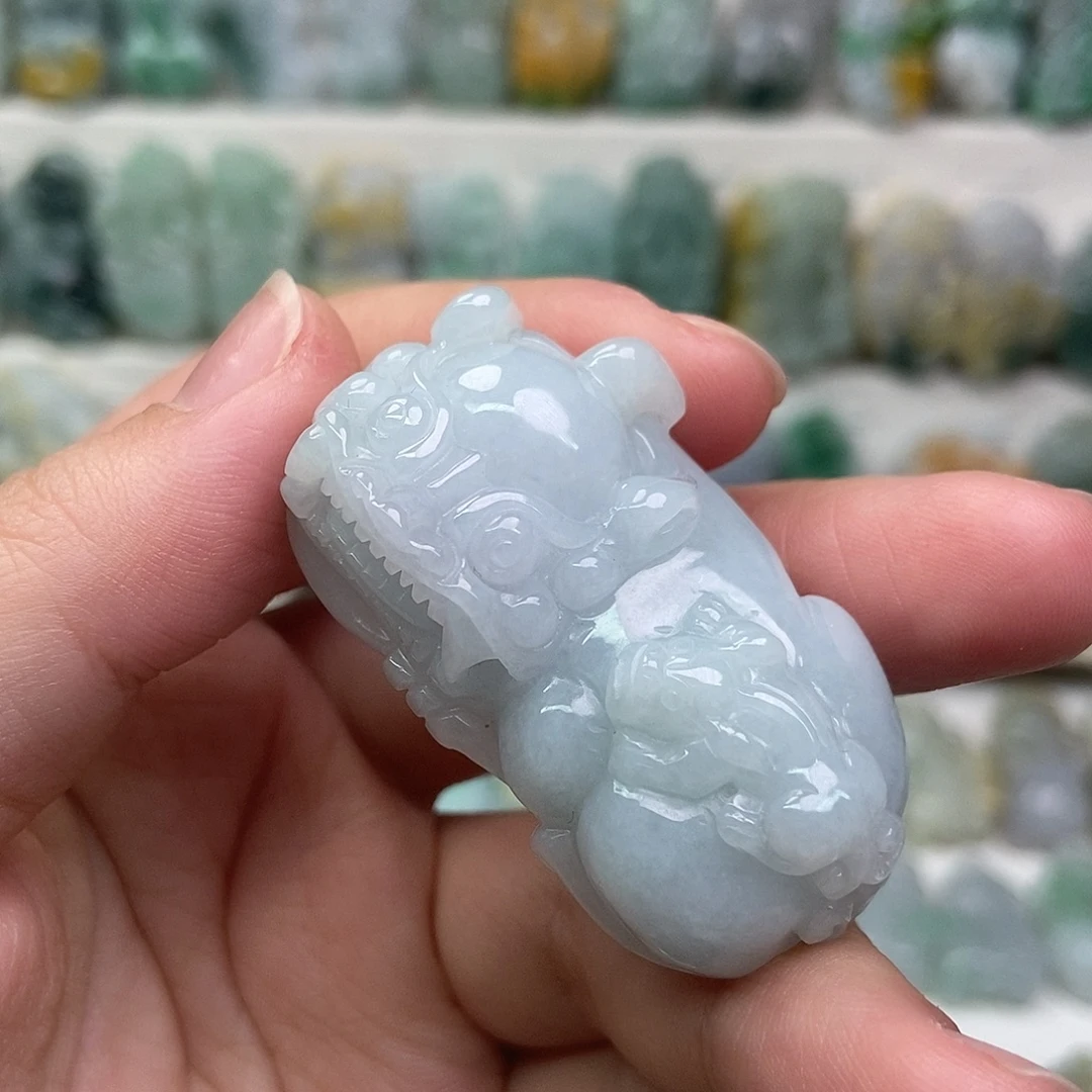 翡翠未镶嵌吊坠(赠链)