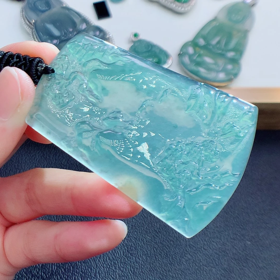 翡翠颈饰未镶嵌翡翠