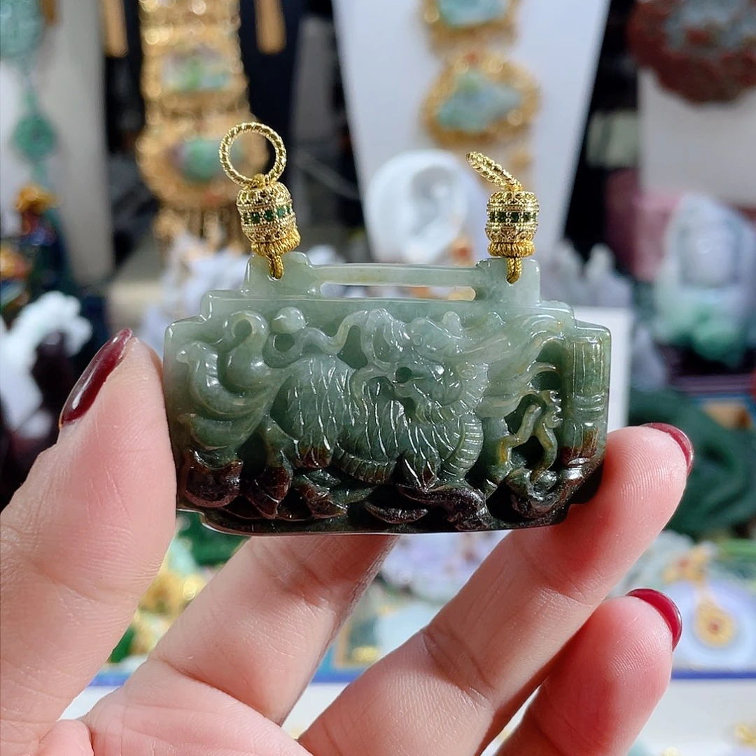 翡翠颈饰未镶嵌翡翠老料包包