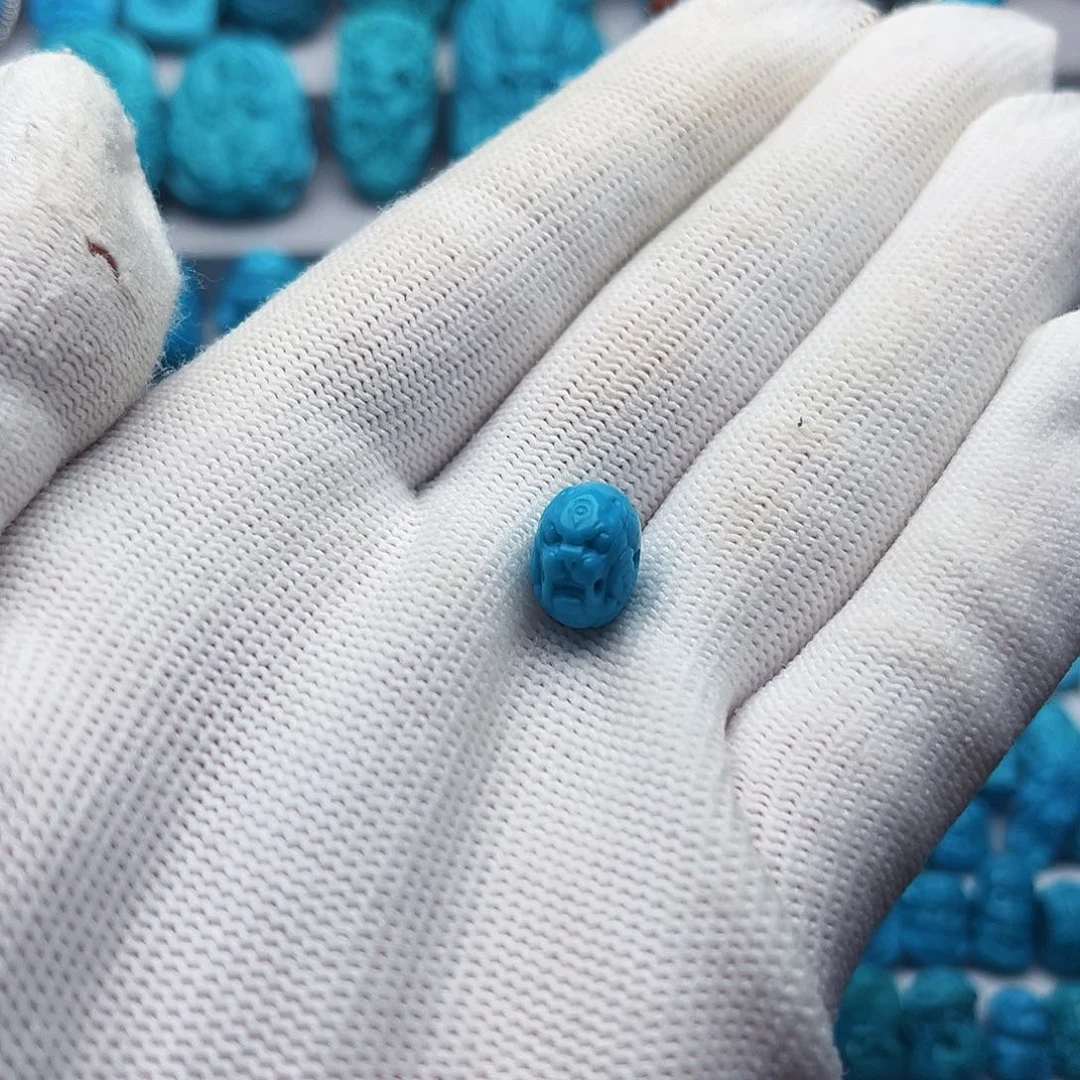 绿松石未镶嵌天然原矿雕刻绿松石