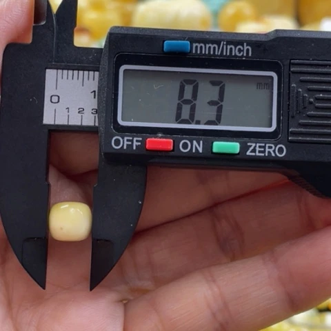 【闪购商品】未镶嵌蜜蜡裸石38杂