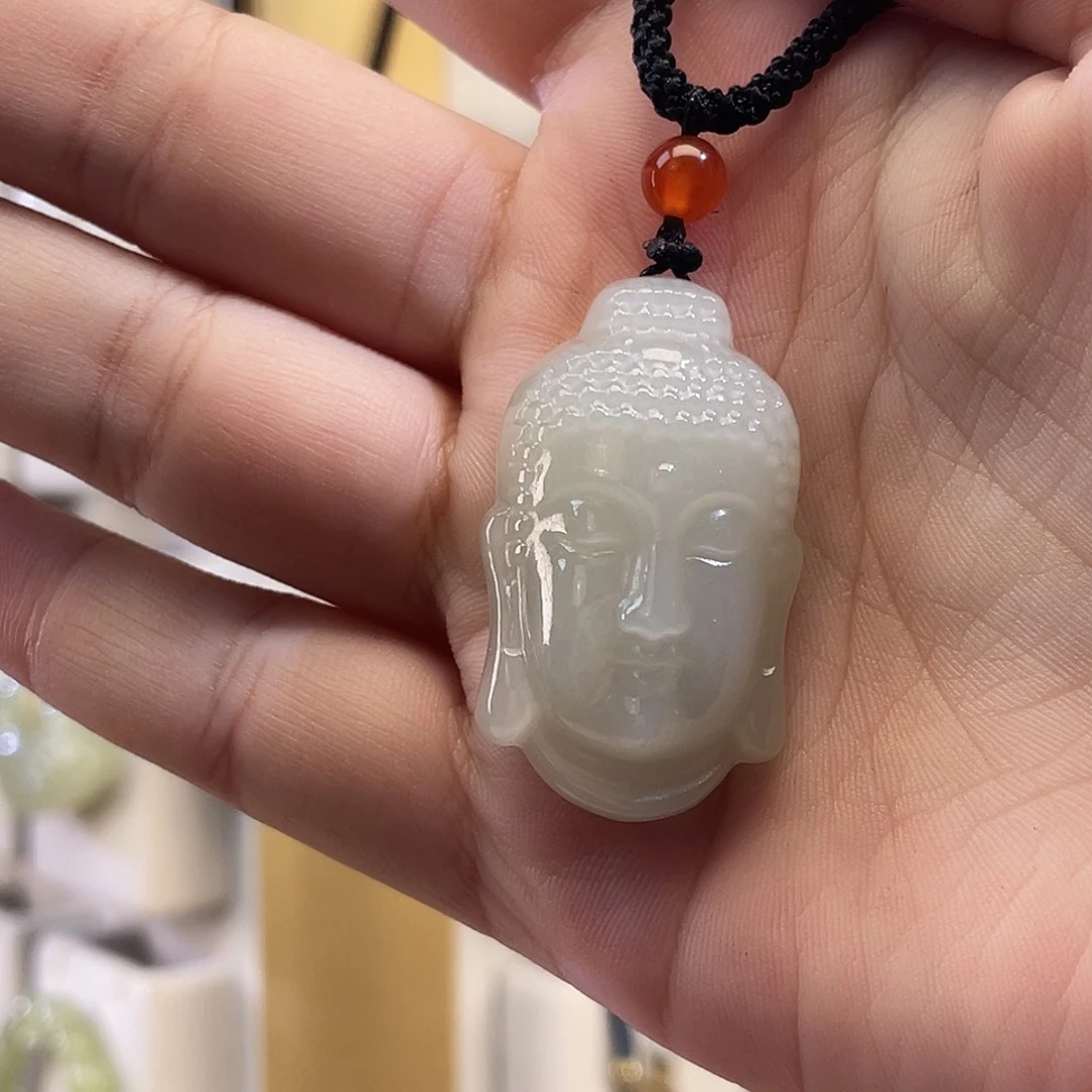 是***呐和田玉未镶嵌颈饰