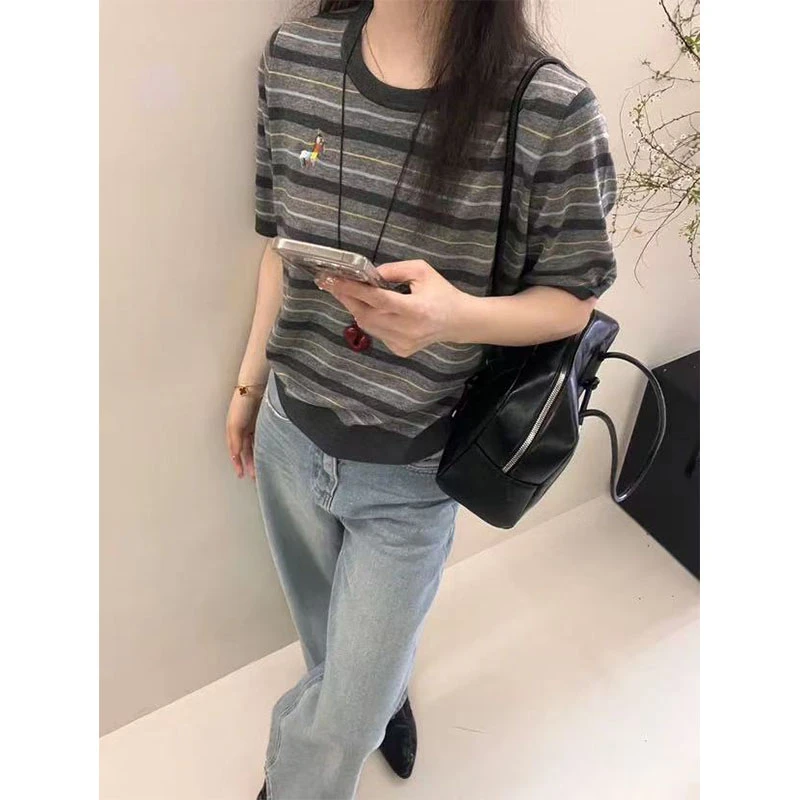 「彩色小马」 哇塞！巨好看~超细混纺羊毛卡通刺绣条纹针织短袖-2619