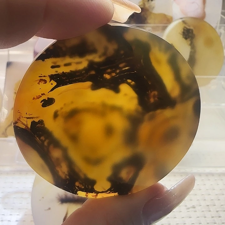 玛瑙/玉髓未镶嵌珠宝奇石