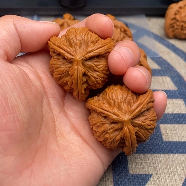 吊坠文玩核桃三棱