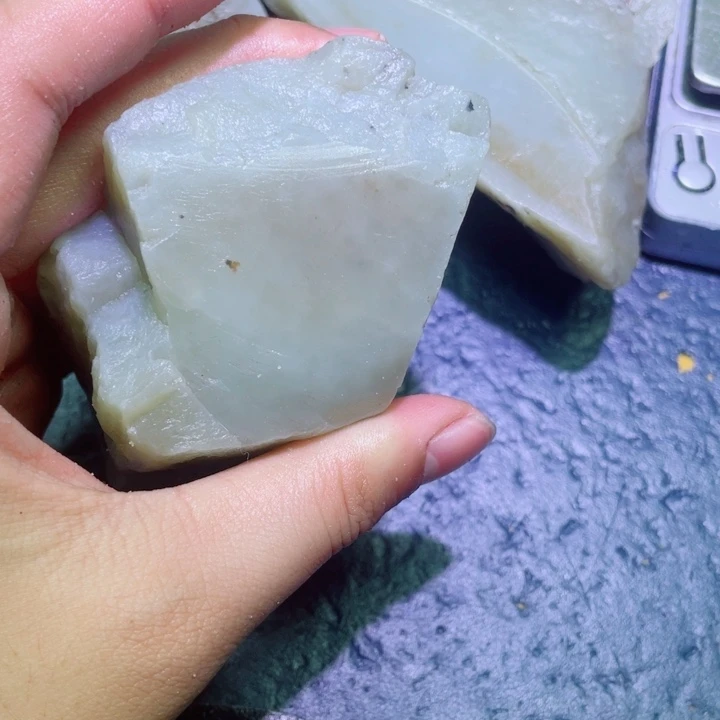 和田玉未镶嵌珠宝半成品