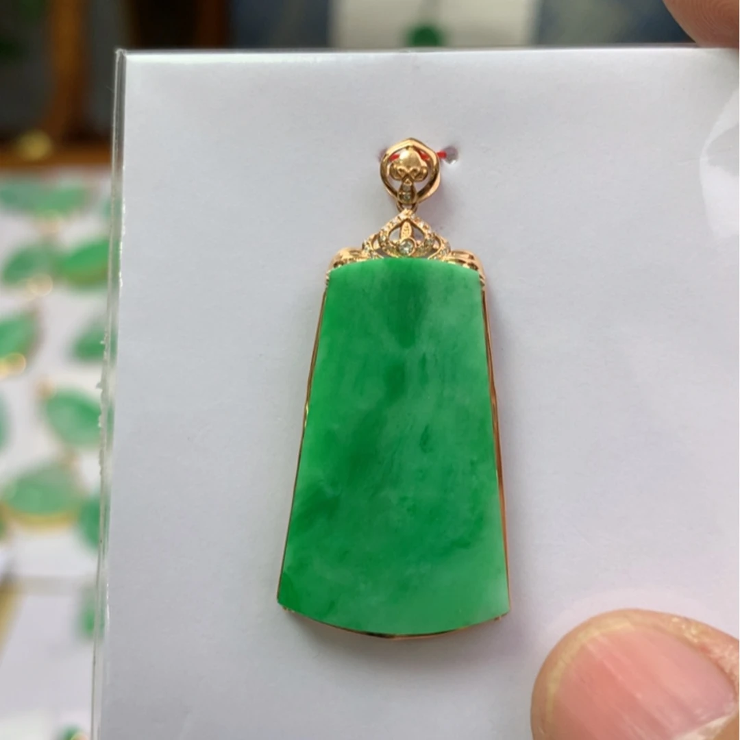 【闪购商品】翡翠颈饰18K金镶嵌翡翠