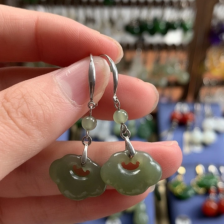 和田玉银S925镶嵌耳饰如意锁湖水绿