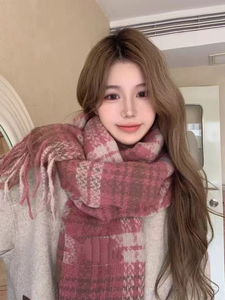 冬季新款加宽加厚百搭保暖格子围巾女披肩韩版显白粉色围脖潮