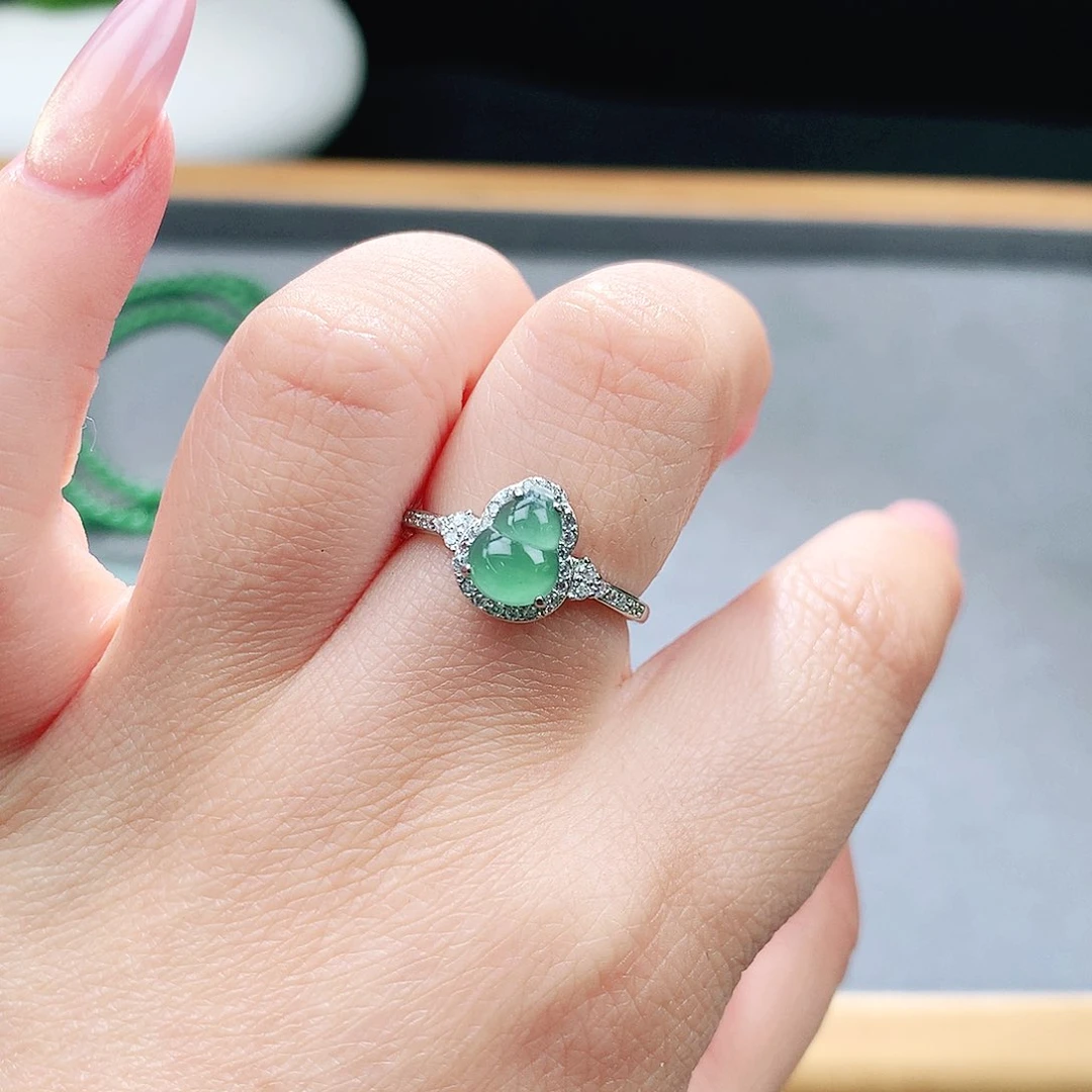 未镶嵌手镯（圆镯）翡翠