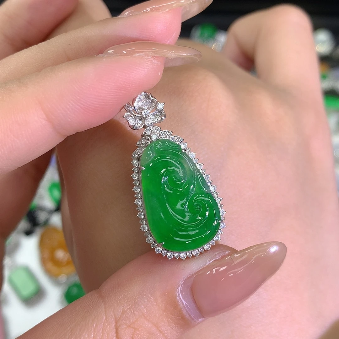 翡翠颈饰18K金镶嵌111111