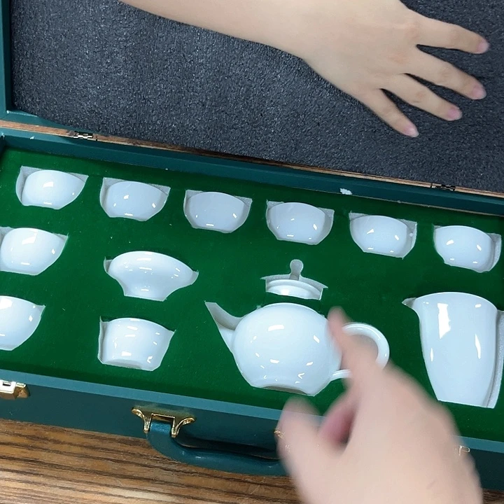 孤品茶具套装等。