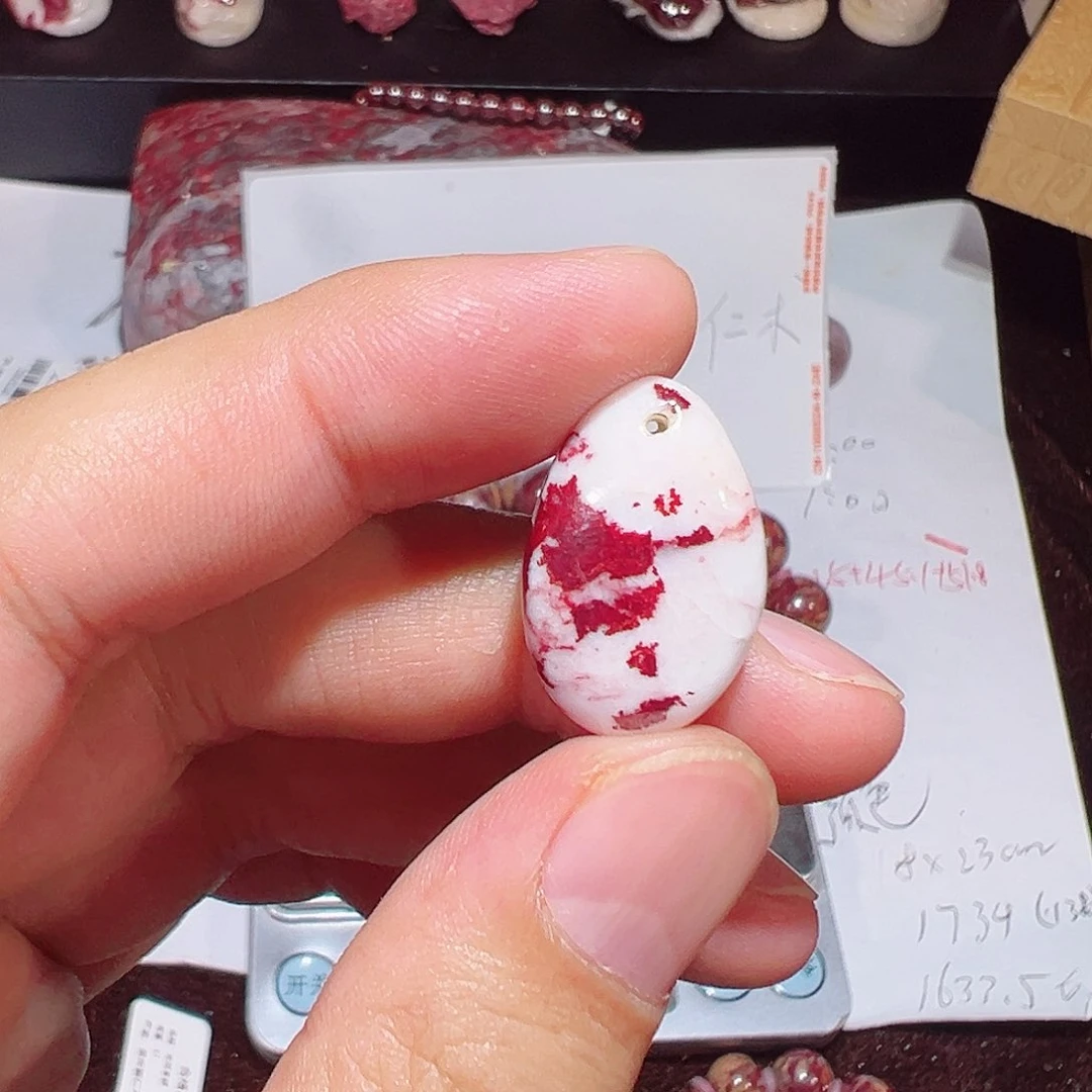 天然辰砂天然朱砂吊坠