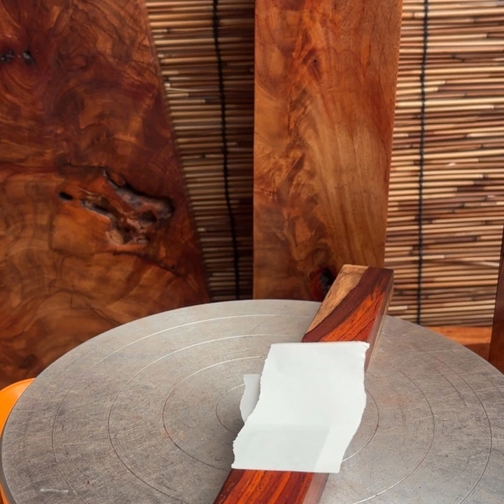 吕***有大叶紫檀（黑酸枝木类）