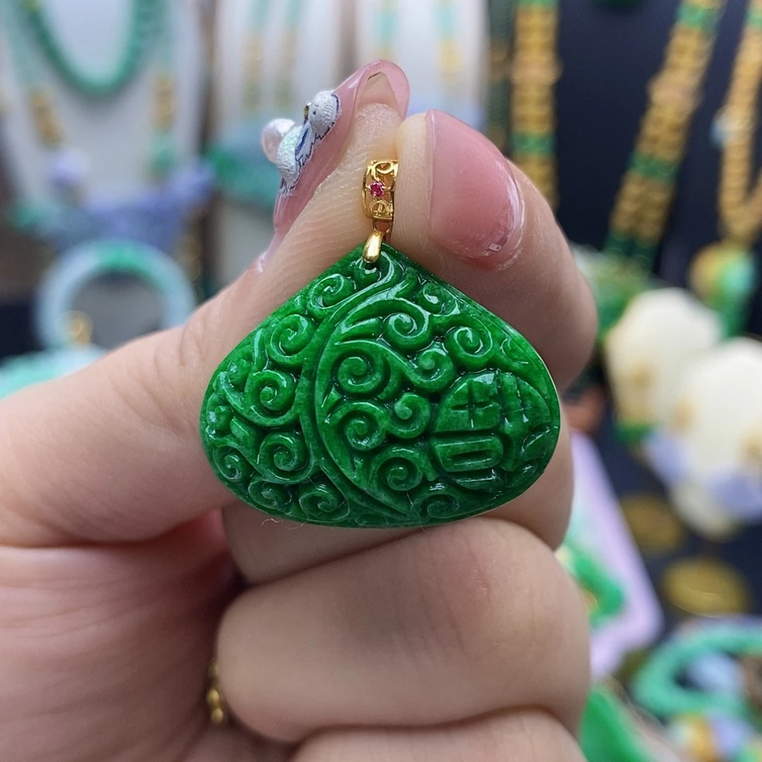 翡翠颈饰18K金镶嵌天然