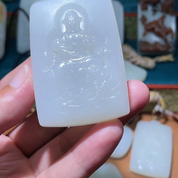 楠***墙颈饰未镶嵌和田玉A7