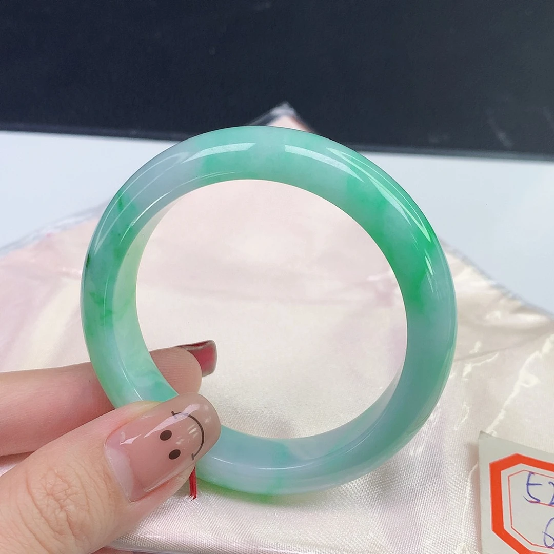 翡翠手镯未镶嵌天然翡翠A货012