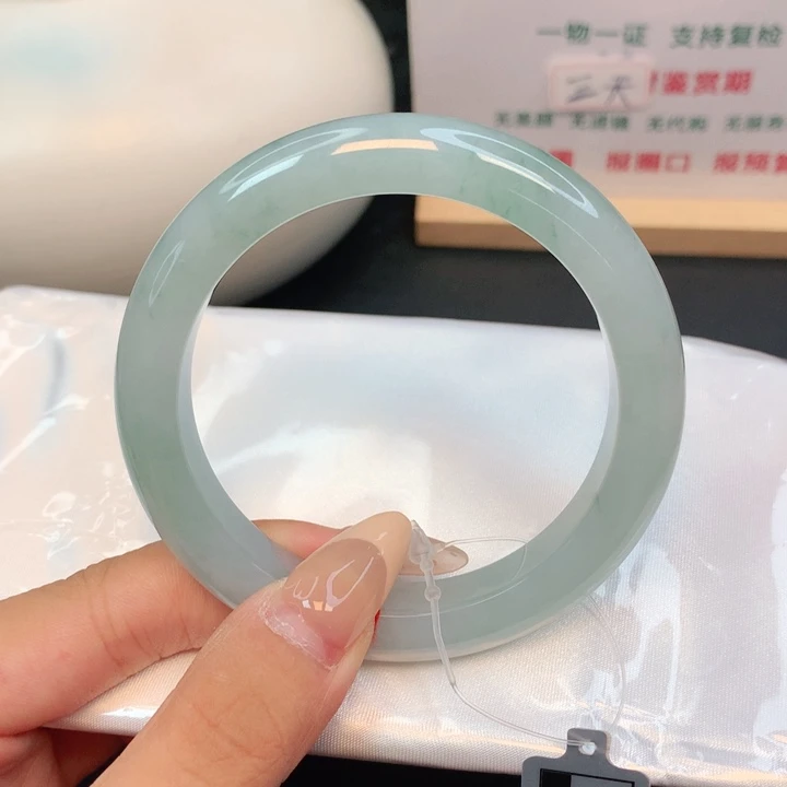 未镶嵌手镯翡翠38