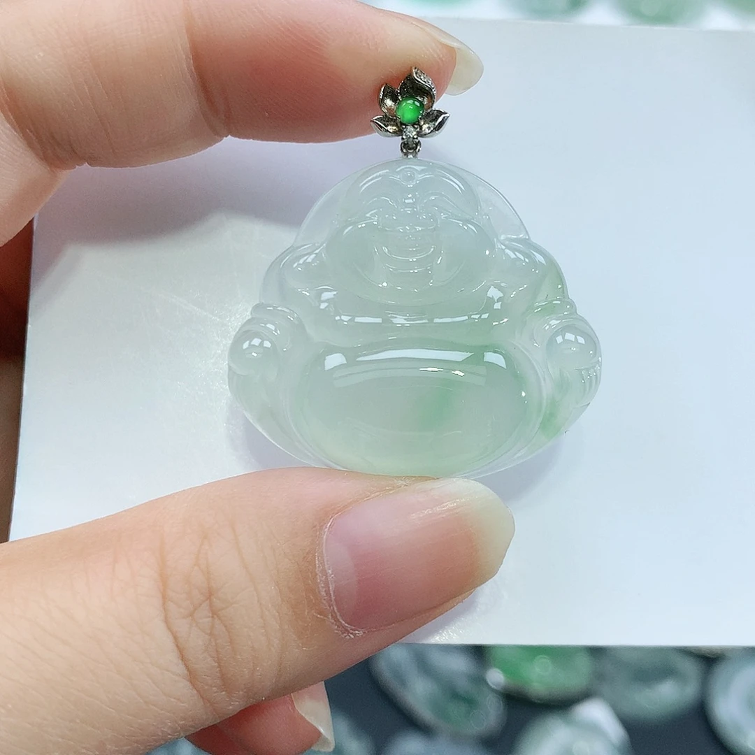 翡翠18K金镶嵌颈饰佛