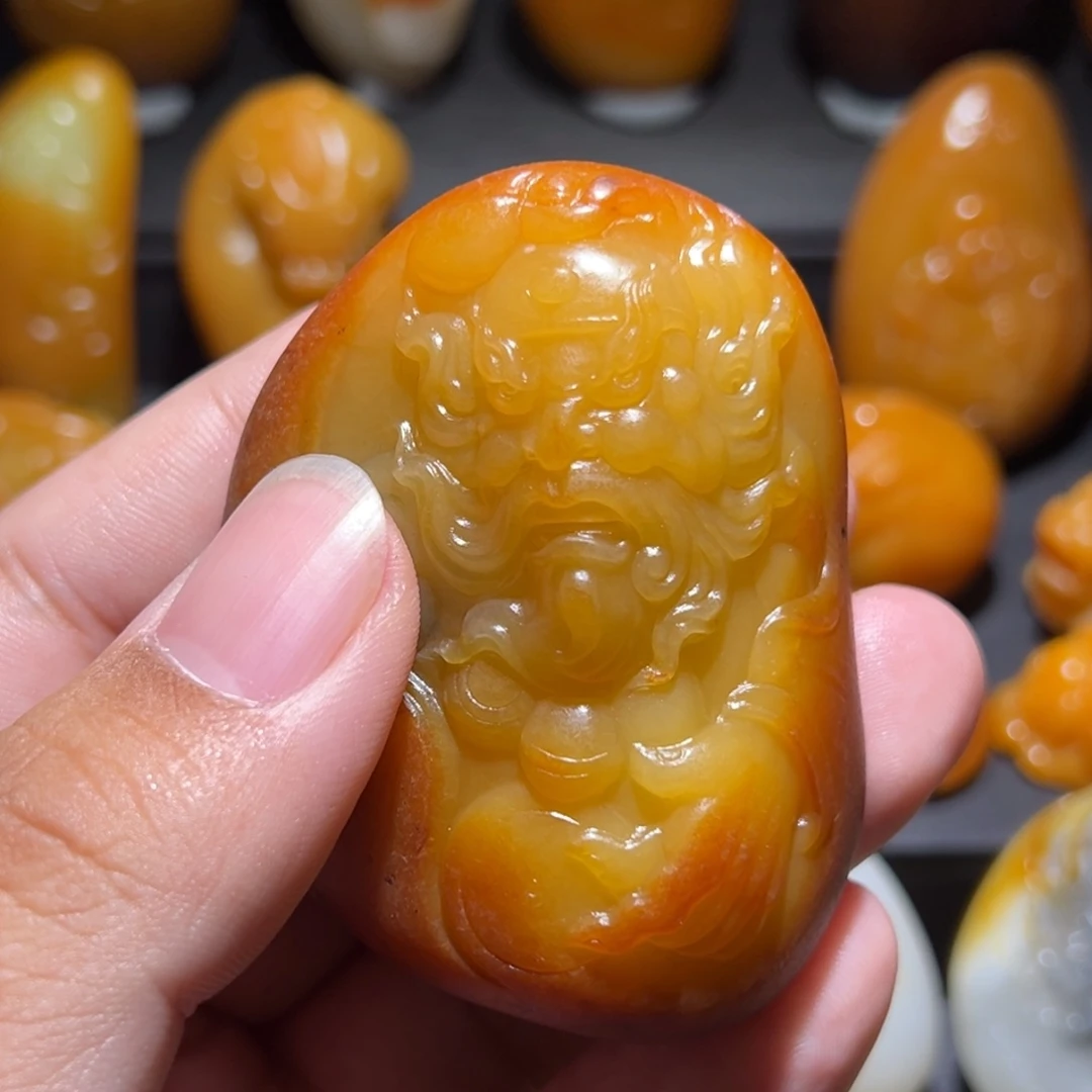 简***好和田玉未镶嵌颈饰