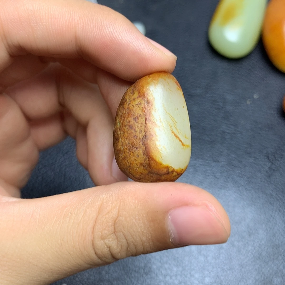 未镶嵌和田玉（糖玉）挂件