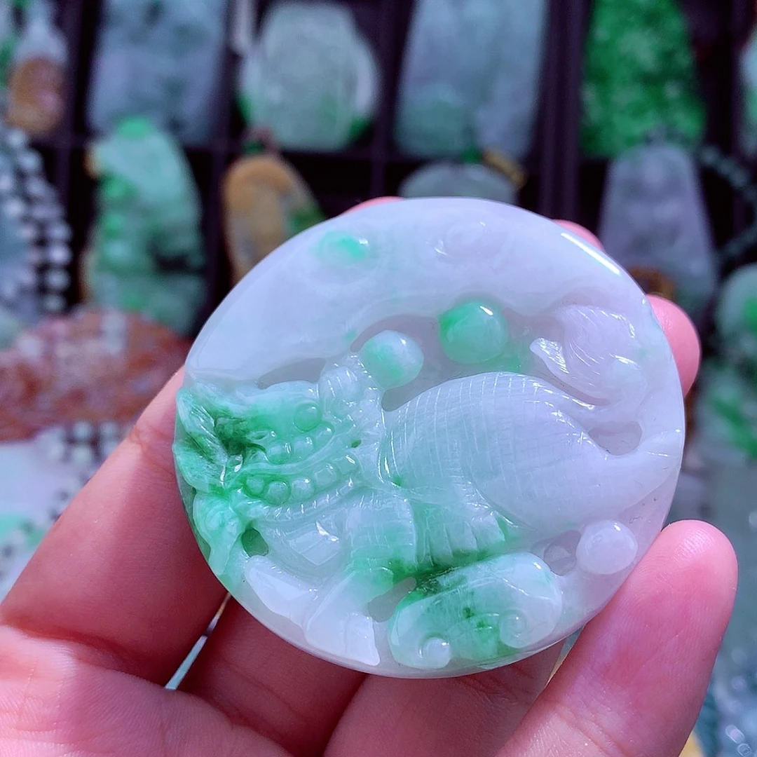 颈饰未镶嵌翡翠天然