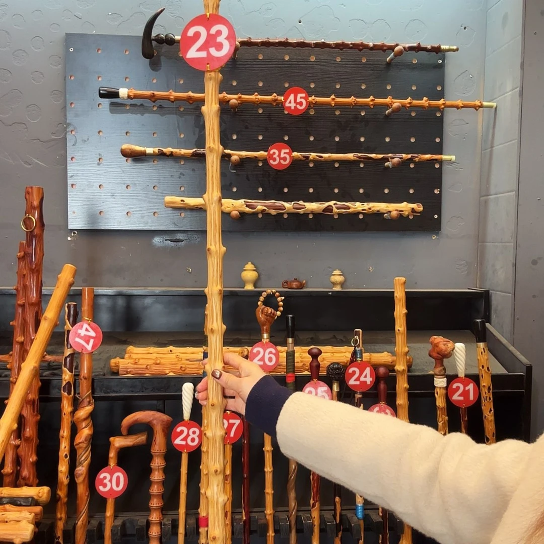 酱***哥140公分左右长，长棍