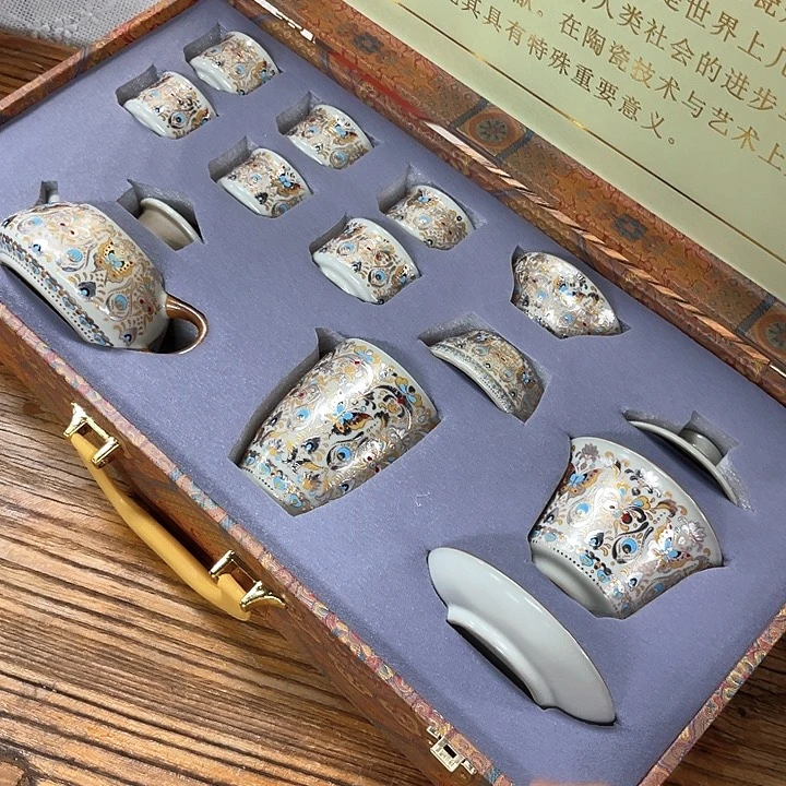 孤品茶具套装等。