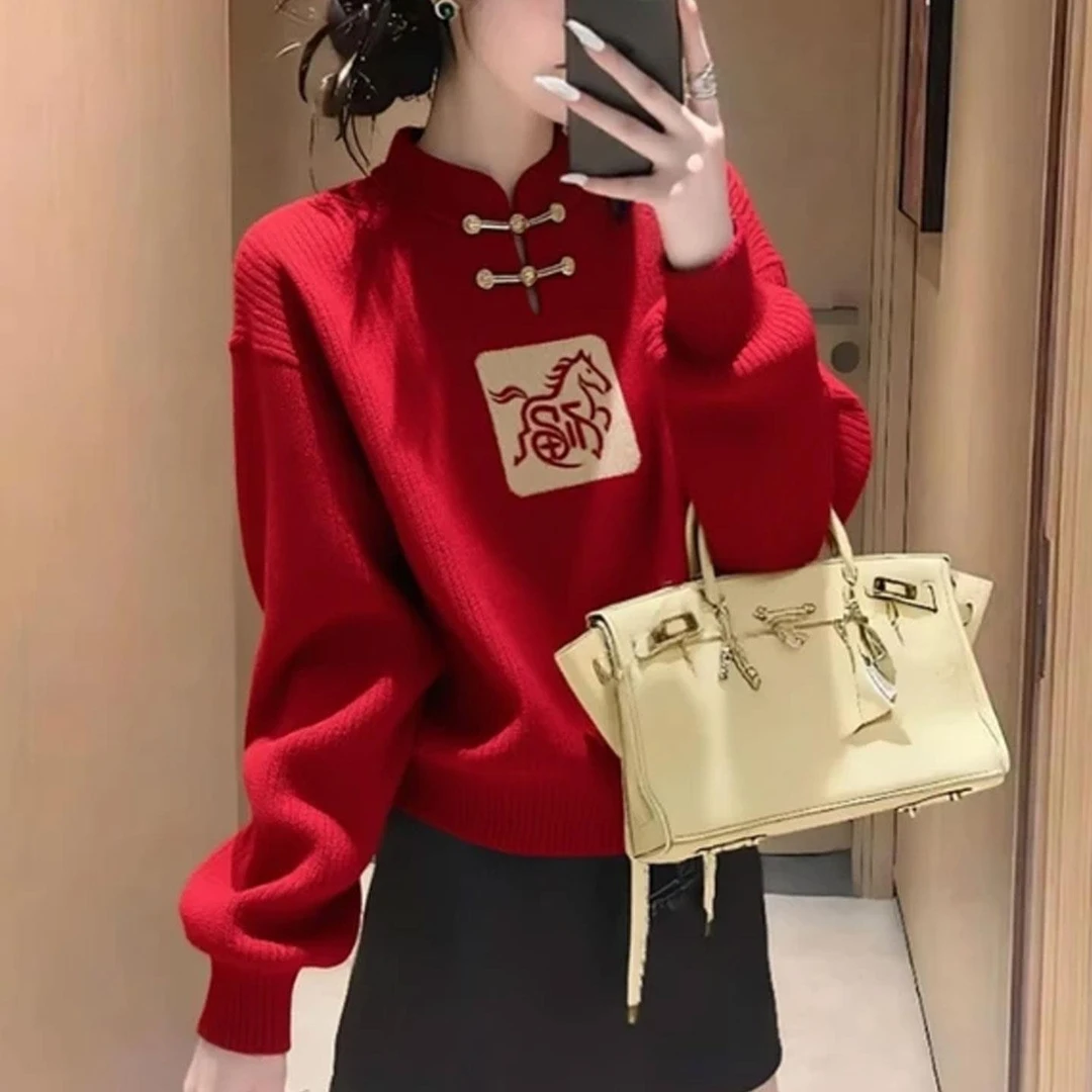 2025秋冬季新款女士新中式盘扣红色减龄毛针织衫宽松保暖加厚上衣