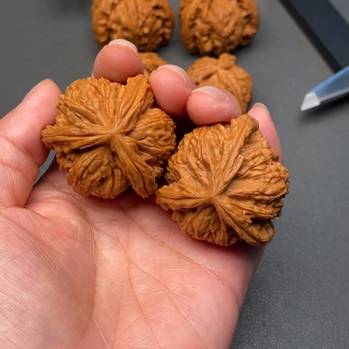 文玩核桃吊坠A**o核桃