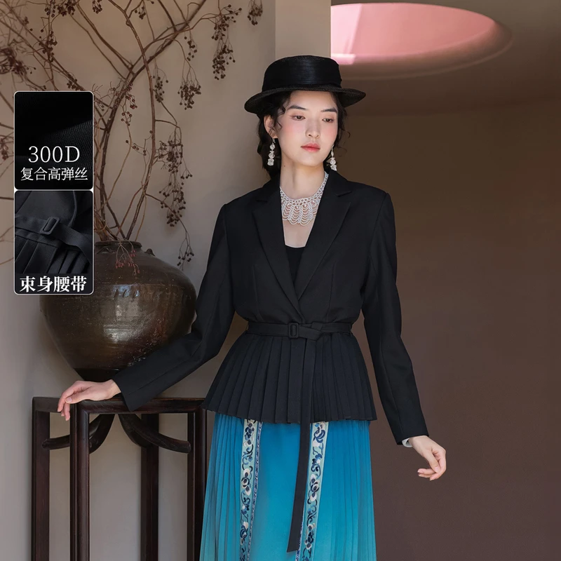 生活在左黑色小西装修身显瘦复古时尚配腰带2023秋冬新品外套女