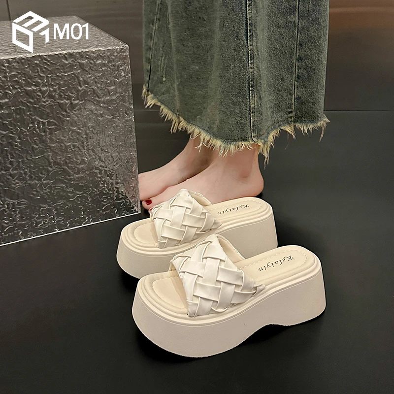 M01小个子增高7厘米凉拖鞋女夏2025新款松糕一字拖厚底防滑沙滩鞋