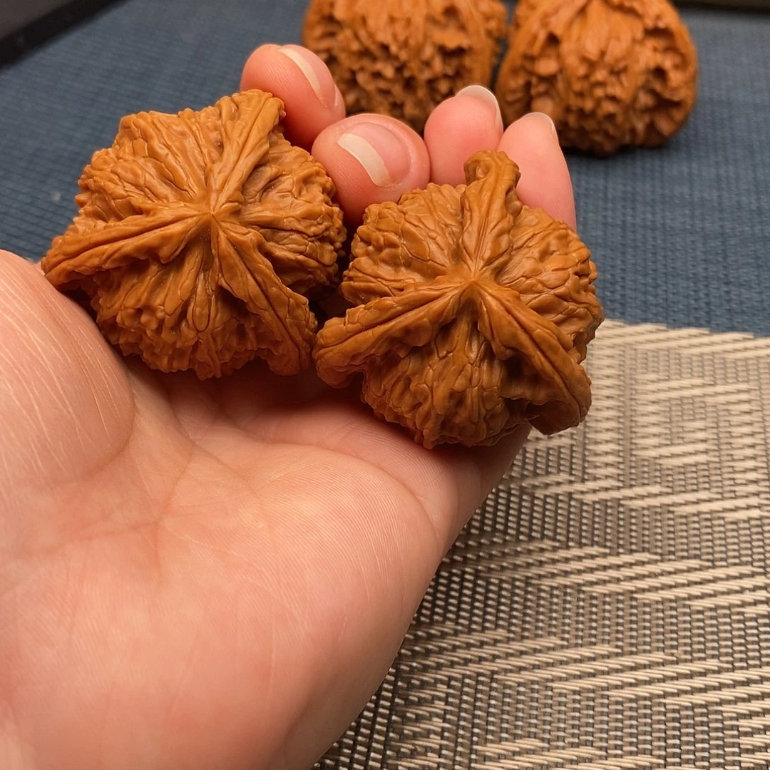 H***8吊坠文玩核桃三棱