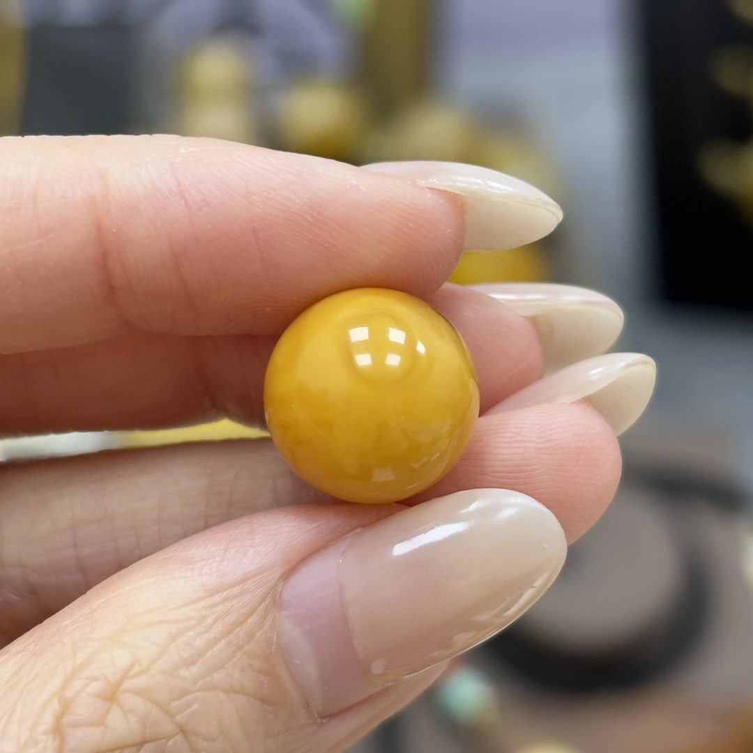 13.7mm瑕疵· 小妖珠宝天然原矿琥珀蜜蜡