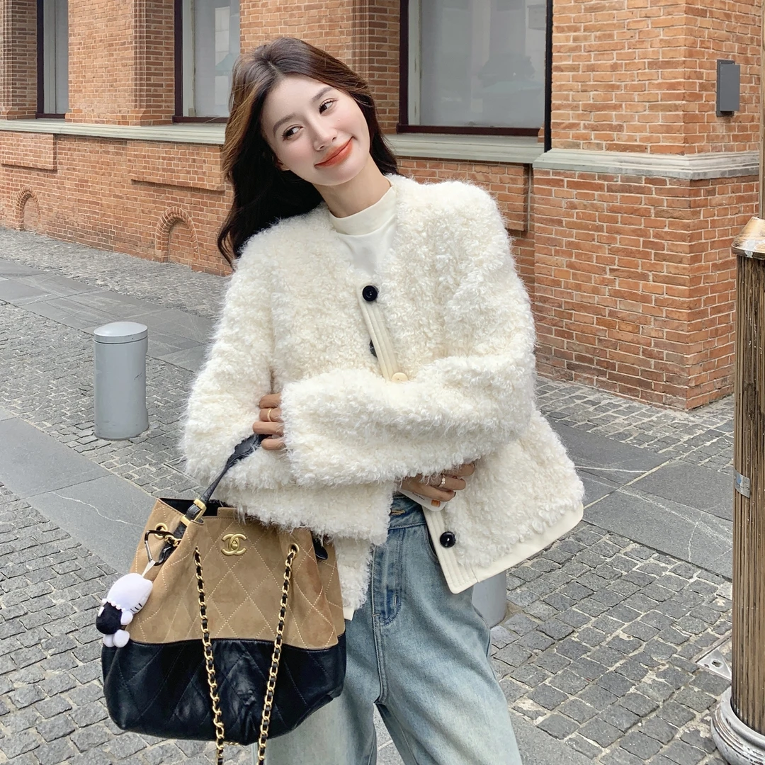 米白色小个子时尚巨好看羊羔毛外套女2025秋季新款小清新减龄上衣