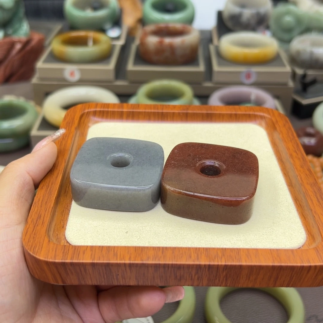 石英质玉手镯未镶嵌蜡****