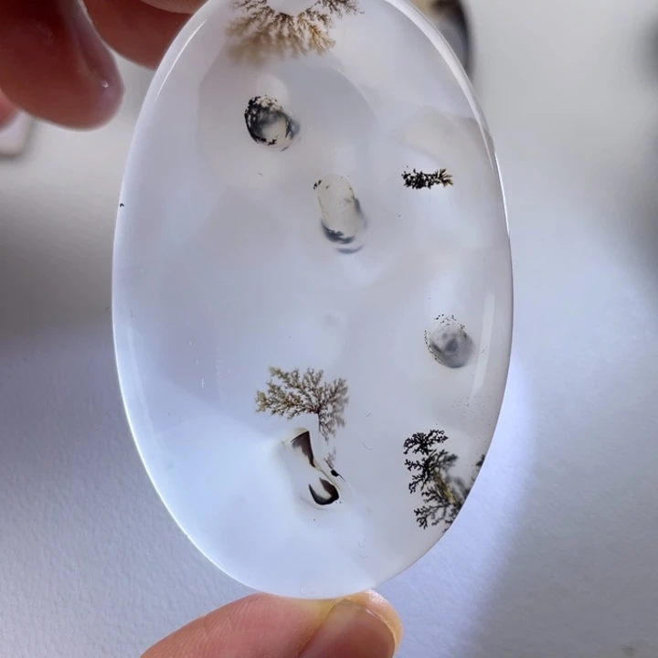 玛瑙/玉髓颈饰未镶嵌老****＞