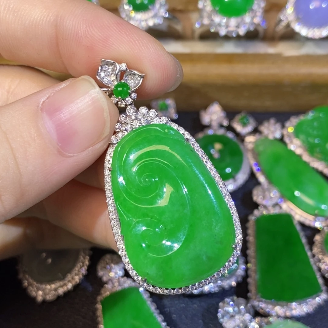 翡翠18K金镶嵌吊坠(不含链)