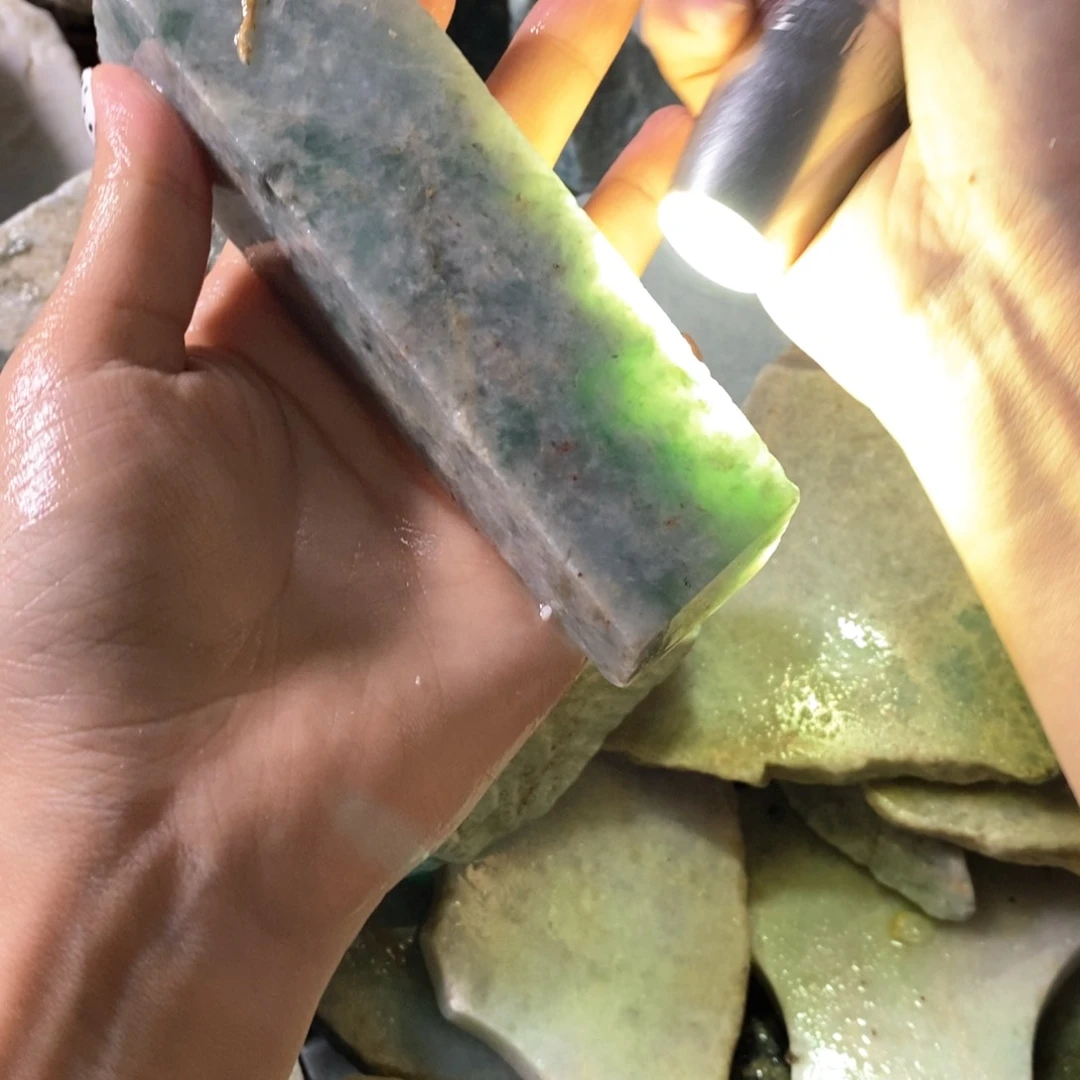 颈饰未镶嵌翡翠天然翡翠