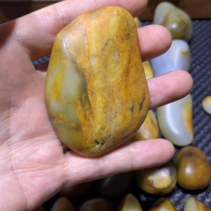 和田玉未镶嵌珠宝奇石