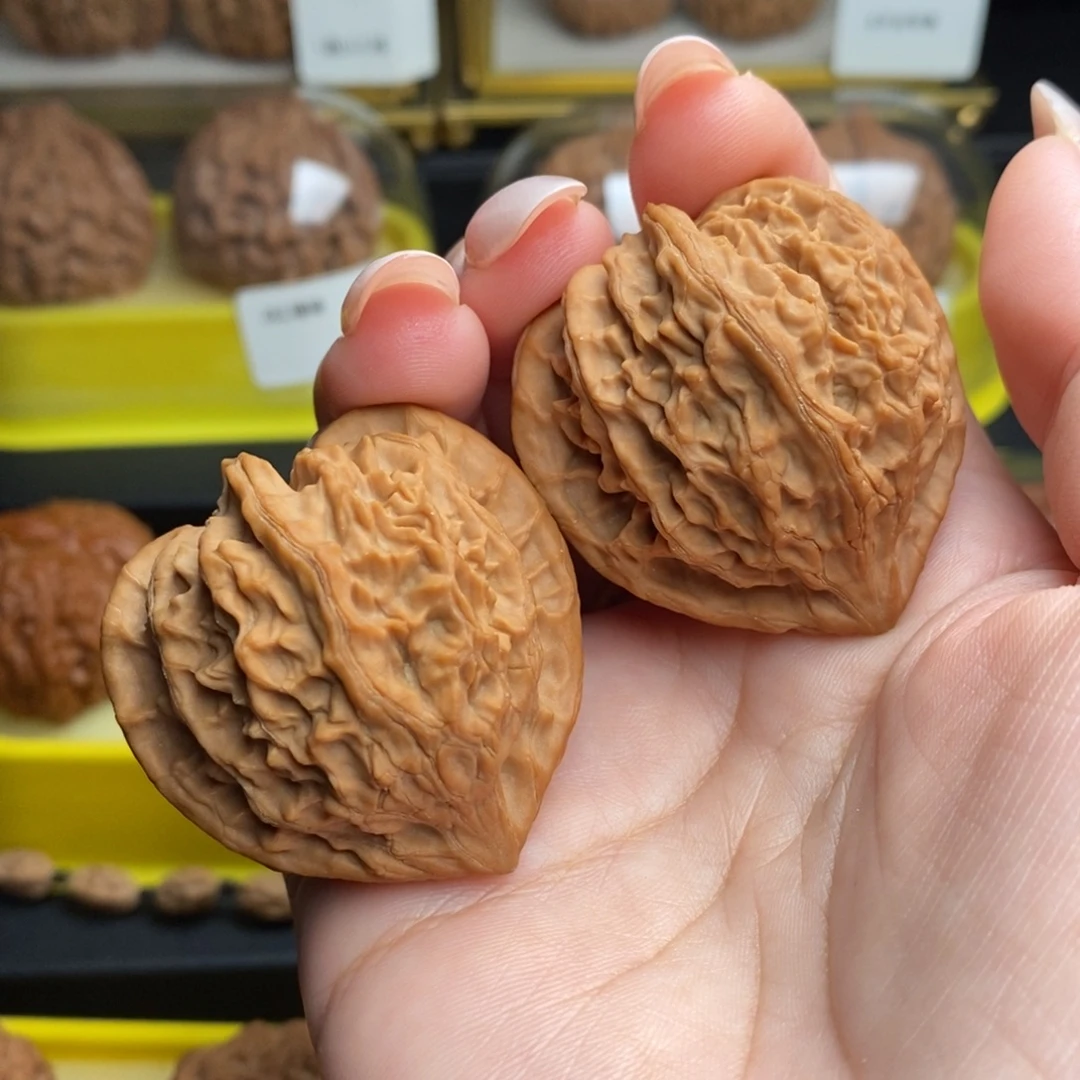 文玩核桃吊坠41血灯笼全