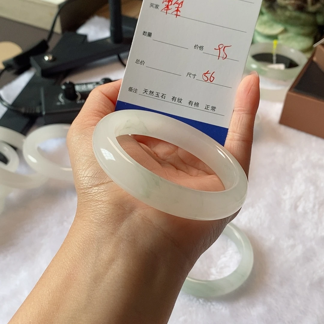笨***珠石英质玉（金丝玉）未镶嵌手镯