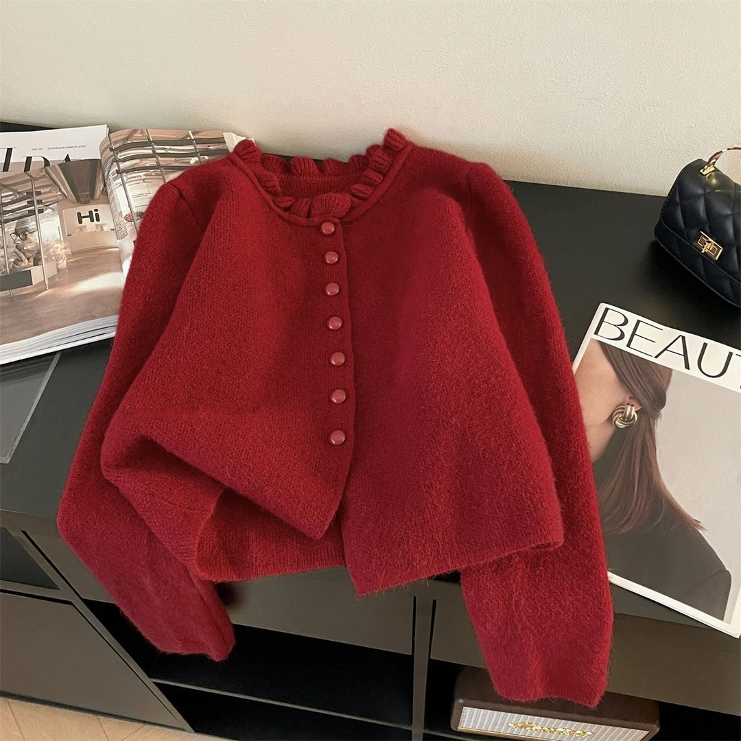 过年穿搭温柔风红色氛围感毛衣针织衫新款修身秋冬季花边气质上衣