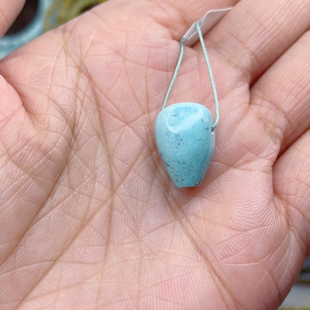 浪***牛绿松石未镶嵌颈饰