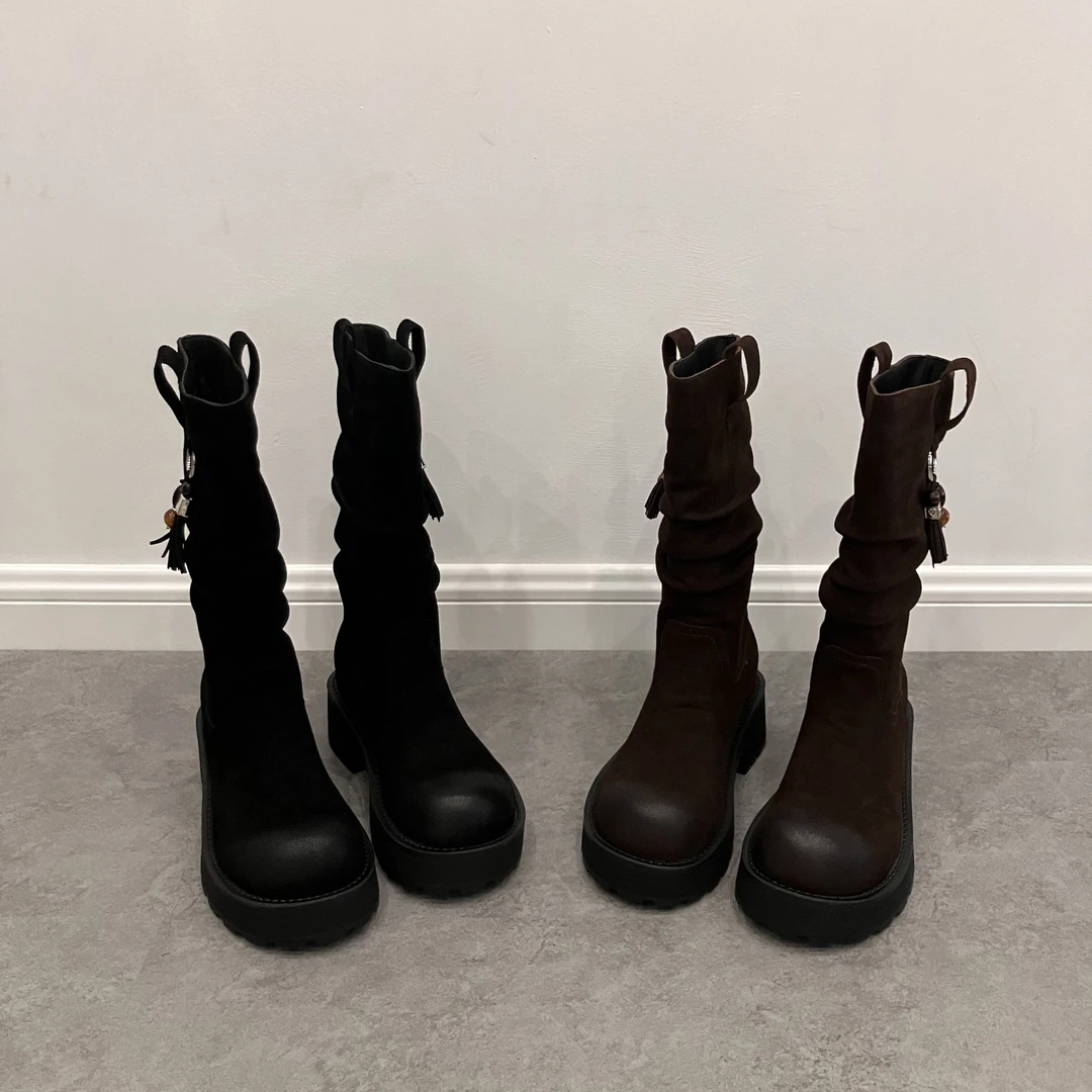 2025秋冬季新款复古风串珠流苏圆头松糕底增高时尚中筒靴百搭