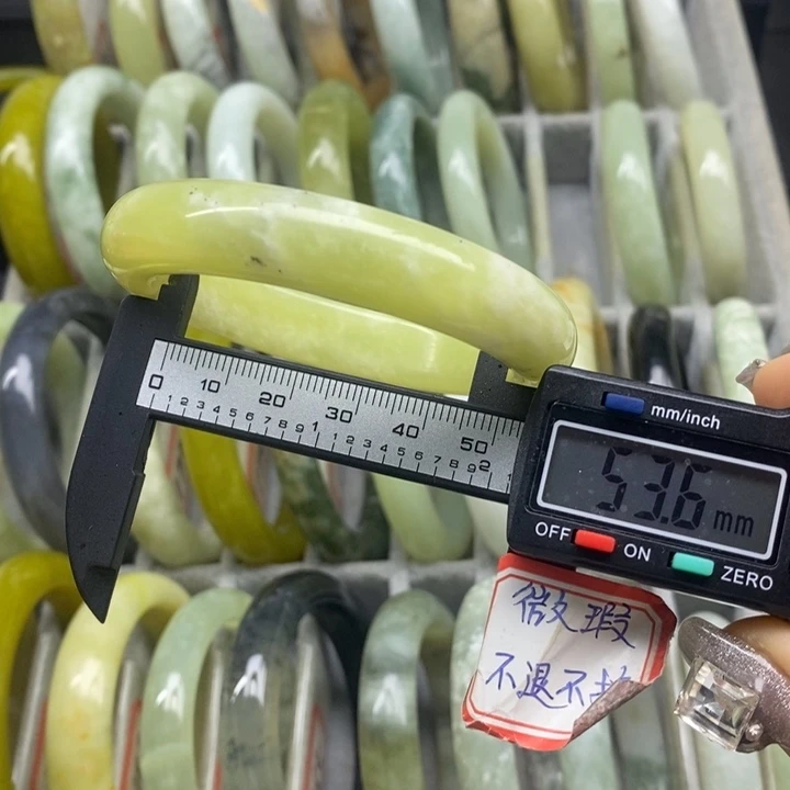 蛇纹石玉手镯188未镶嵌