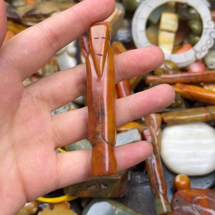 和田玉挂件未镶嵌人*