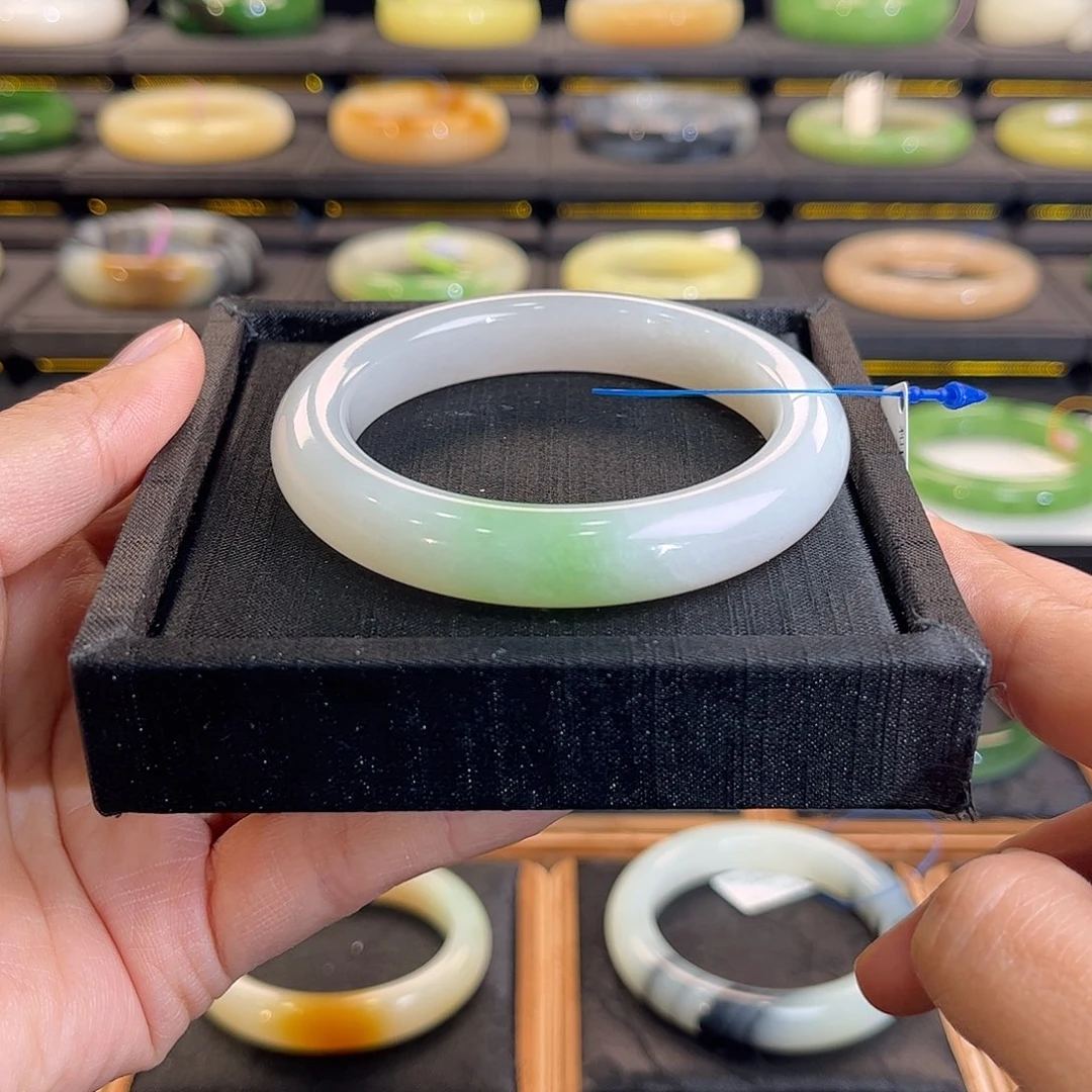 和田玉未镶嵌手镯紫翠